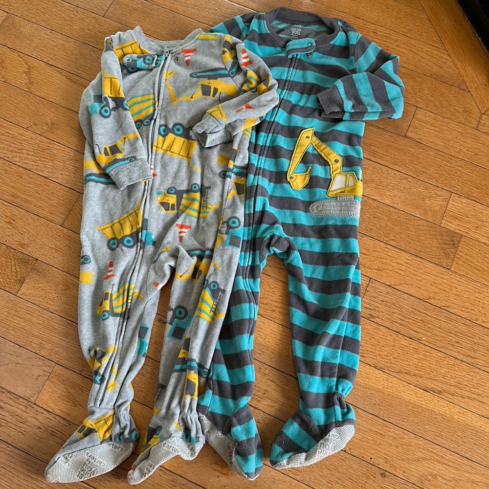 Carters 2 pair of fleece pjs 18 months
